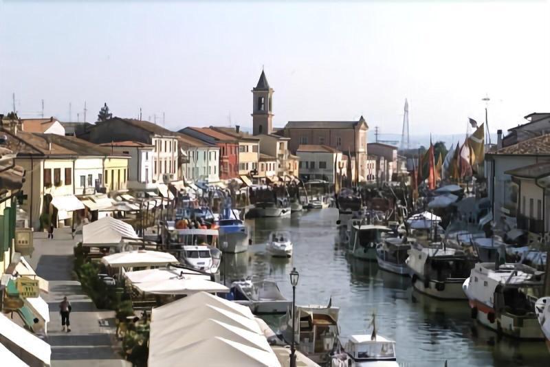 Hotel Trevi Cesenatico Exterior foto
