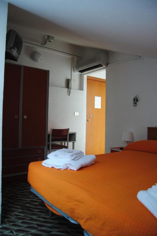 Hotel Trevi Cesenatico Habitación foto