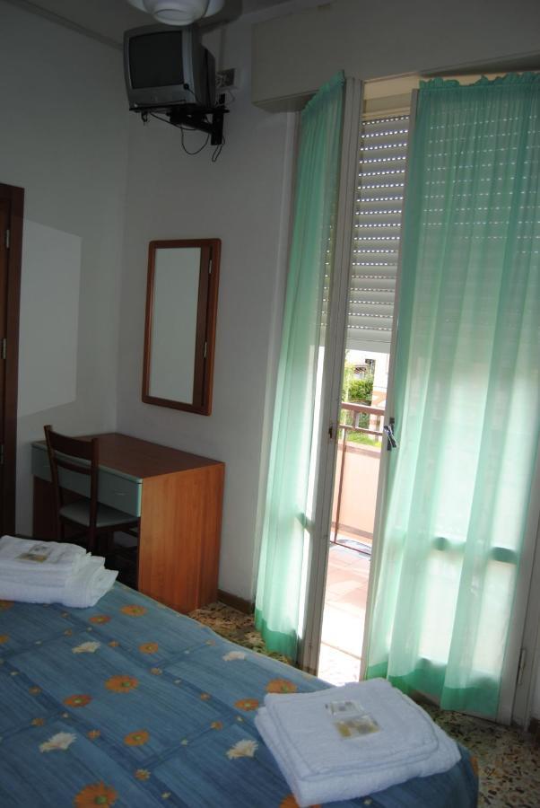 Hotel Trevi Cesenatico Habitación foto